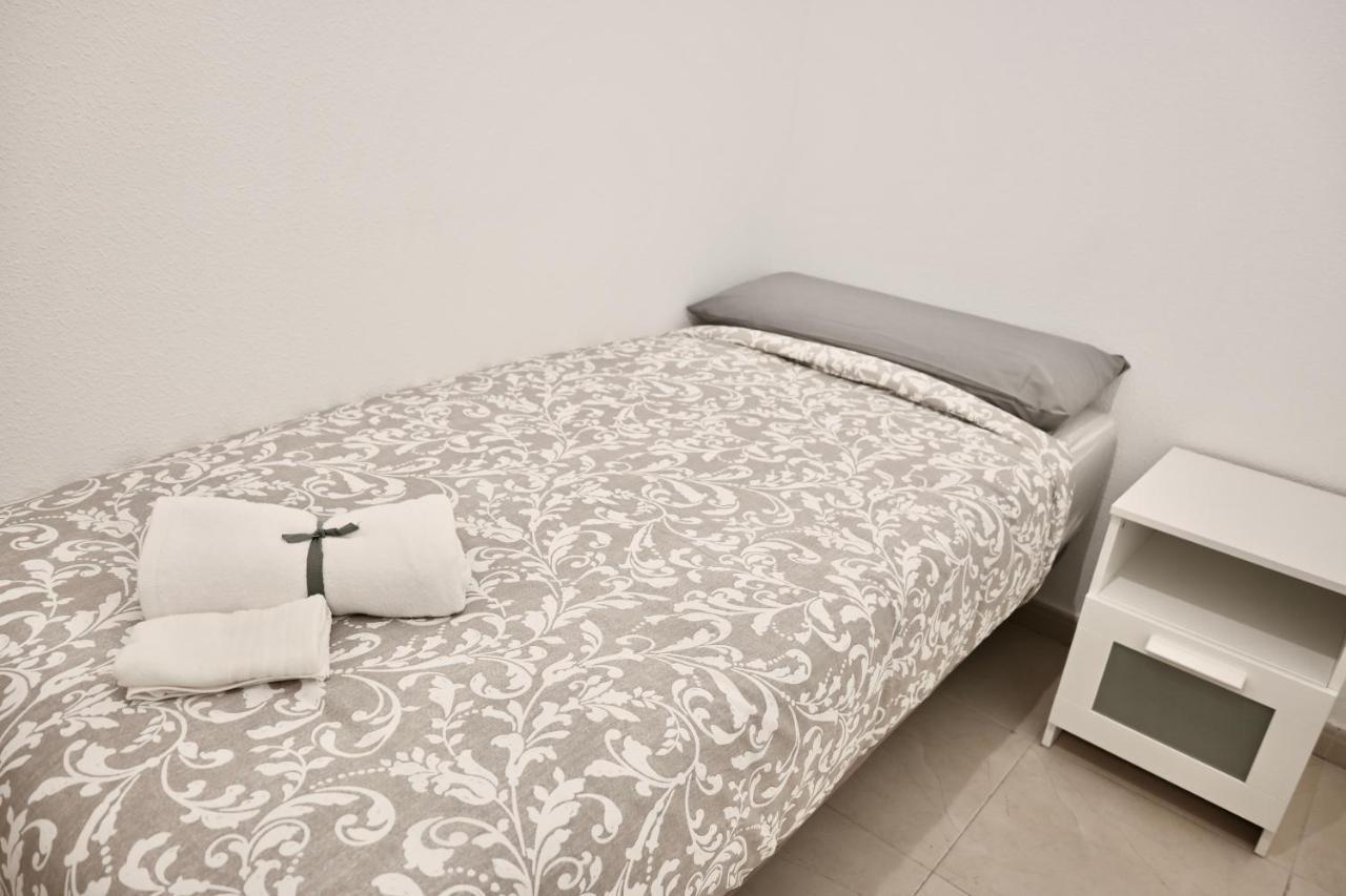 For You Rentals Centrico Apartamento Temporal En La Calle Infanta Inf1A Madrid Esterno foto